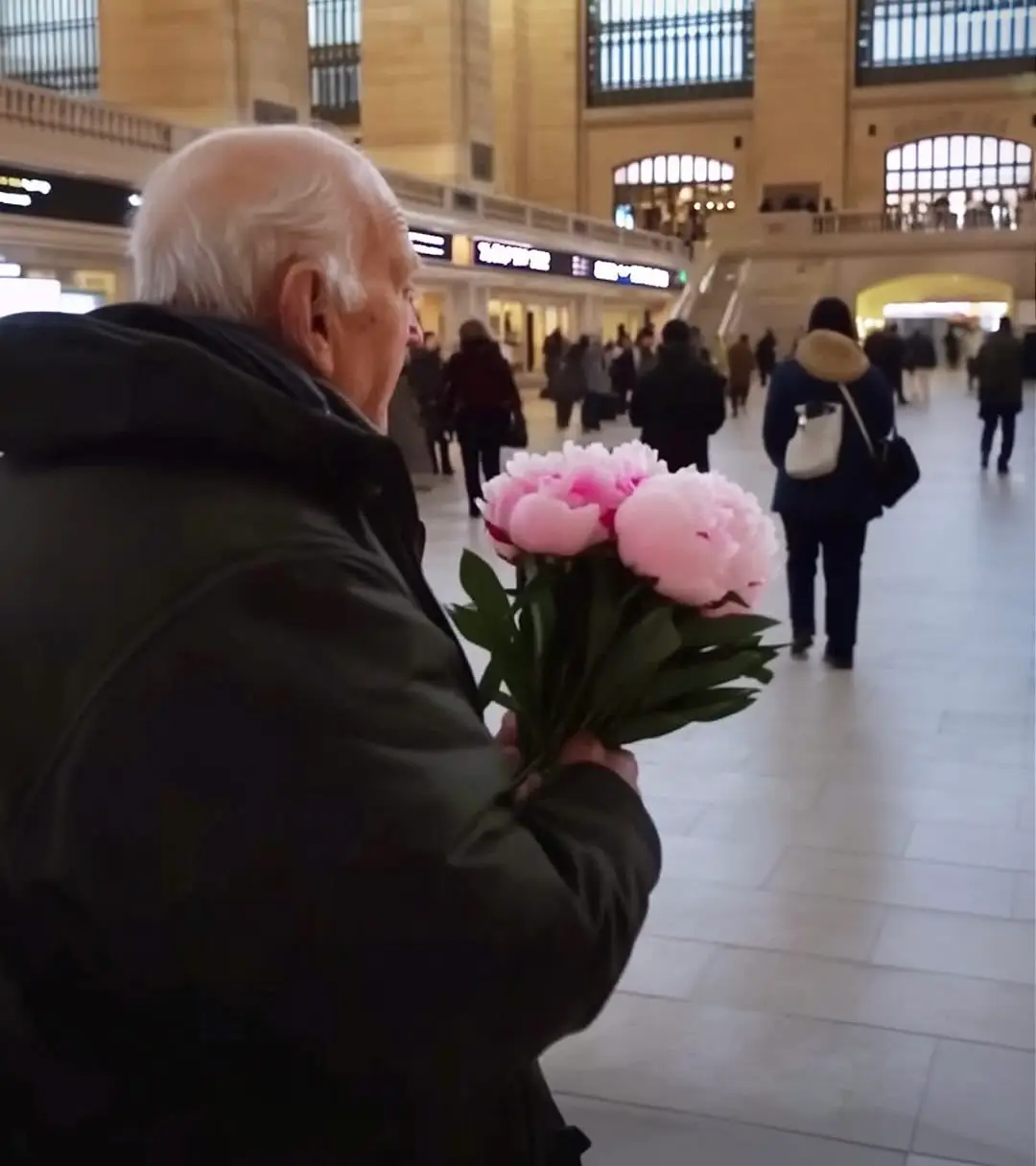 My 70-Year-Old Grandma Received a Valentine’s Card from Her Long-Lost Love but Was Too Afraid to Meet Him, So I Stepped in