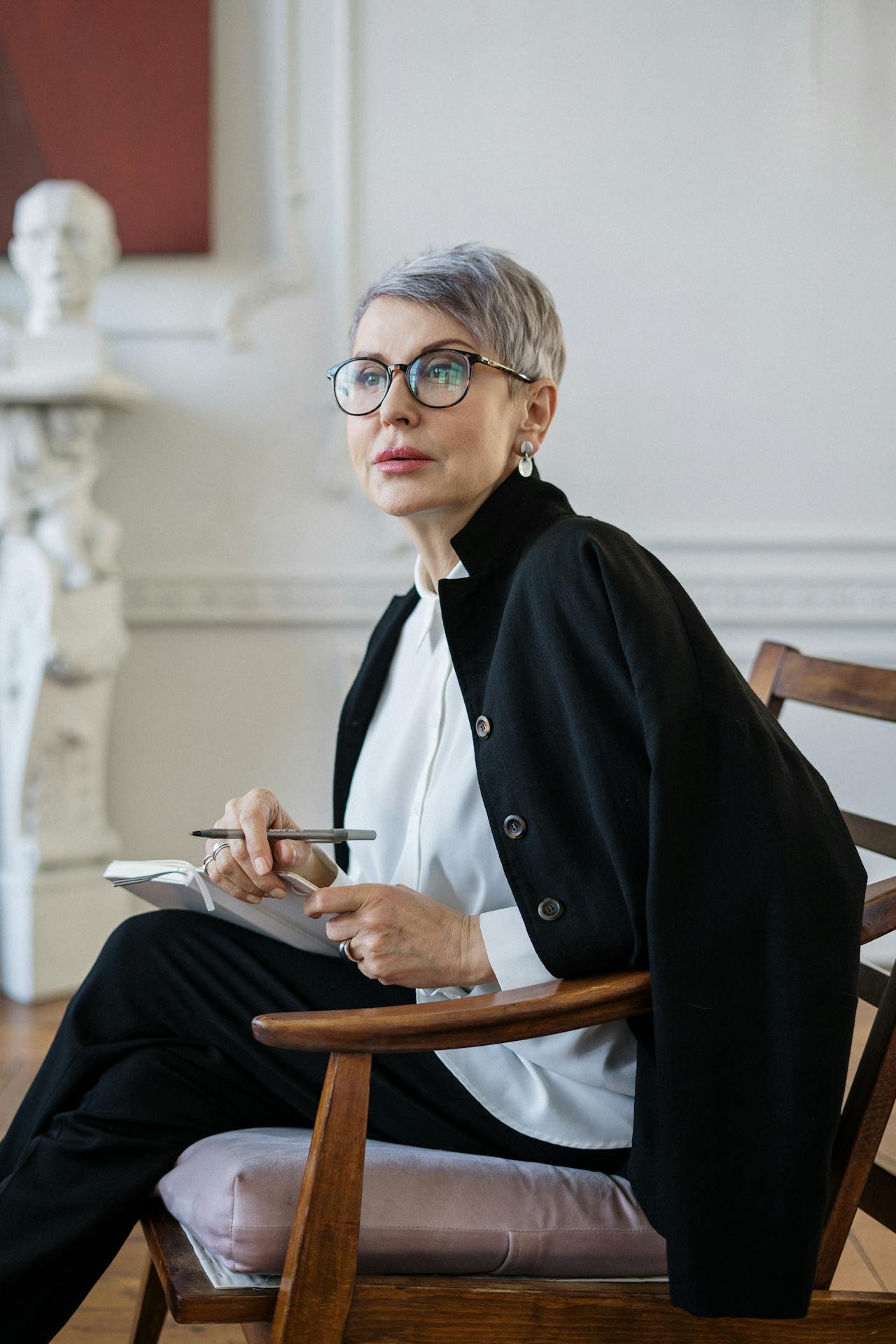A therapist in her session | Source: Pexels