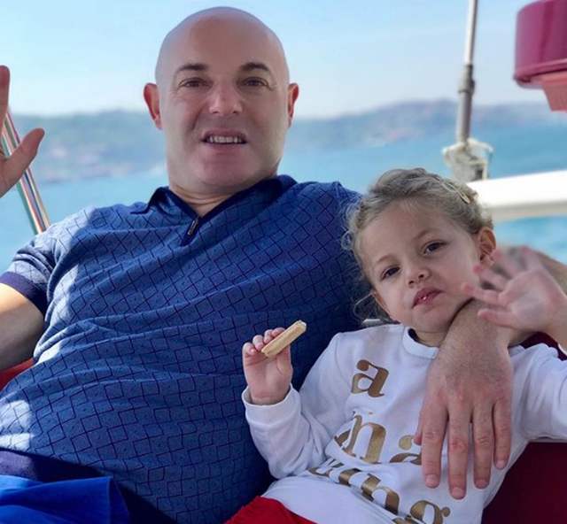 Ana e shëmtuar e mikpritjes shqiptare, Fevziu ndan episodin me të bijën: Më tronditi, s’më kishte ndodhur kurrë