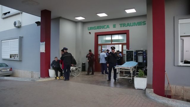 Detaje nga ngjarja në Vlorë/ 17-vjeçarja tentoi t’i japë fund jetës pasi babai i kërkoi të jetonte me…