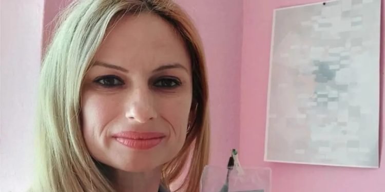 E TRISHTË – Humbi betejën me sëmundjen, ndahet nga jeta pedagogia, Albana Kullolli Kastrati