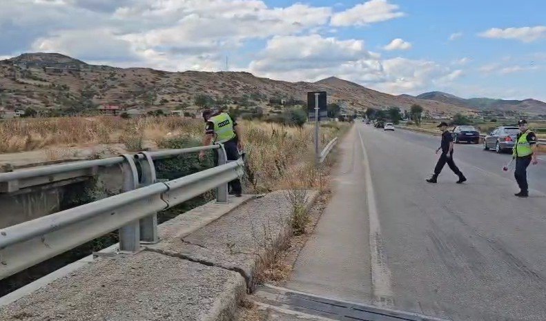 Gjendet një person i plagosur rëndë poshtë urës së Maliqit, në aksin Korçë-Pogradec