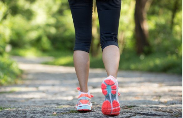 Oksfordi “trondit” botën, ecja e përditshme mbron nga 13 lloje kanceri, studimi që duhet ta lexojnë të gjithë