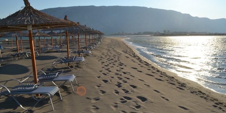 Pësoi arrest kardiak sapo hyri në det, ndërron jetë pushuesi në Velipojë