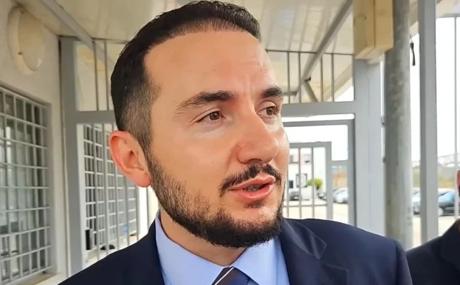 Si i mbolli flokët Salianji, flet zv/drejtori i Burgjeve