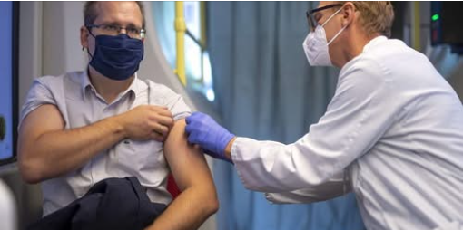 Vaksinat COVID-19 kanë shkaktuar probleme në trupin e njeriut, ja çfarë kanë zbuluan shkencëtarët në Amerikë