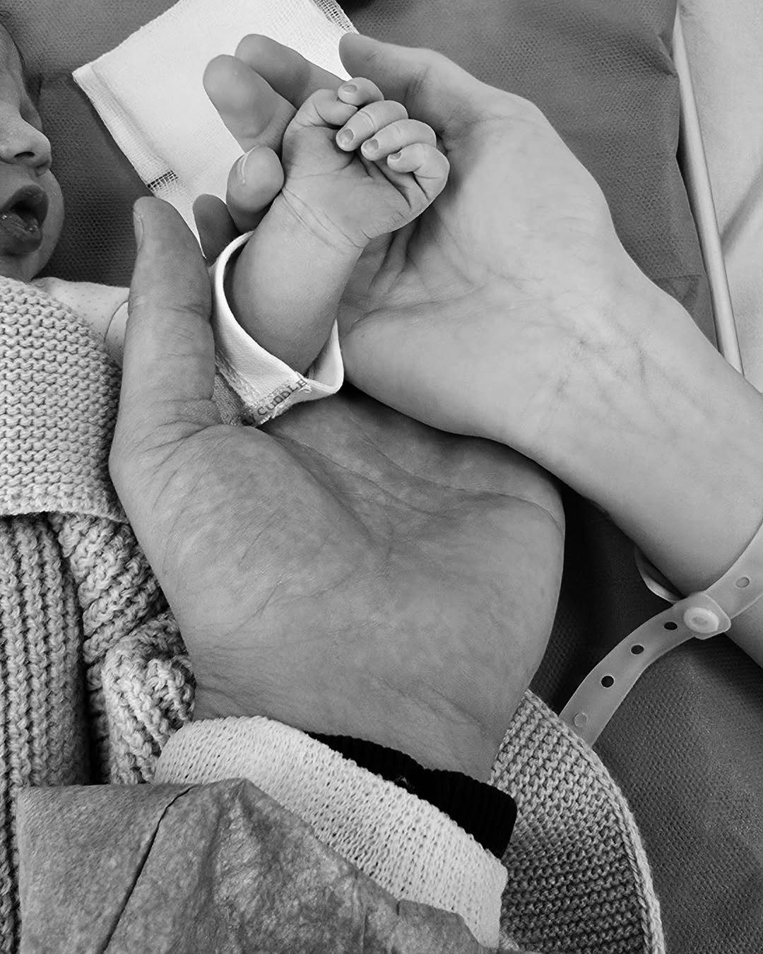 ana-lika-lindja-e-vajzes