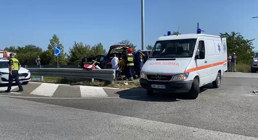 aksident ambulanca policia