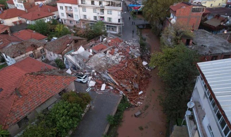 Tërmeti 6.1 Rihter shkakton panik në Turqi, shemben disa ndërtesa (PAMJET)