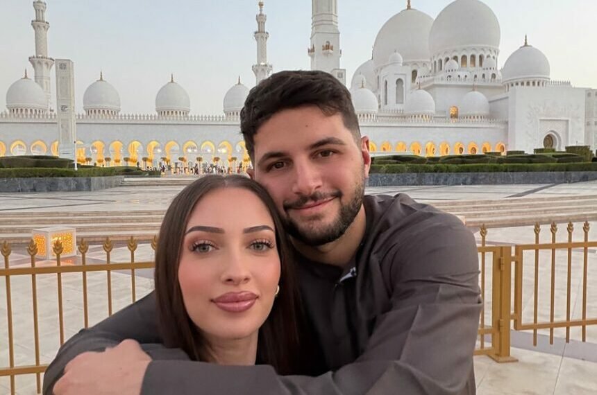 “Të dua ende pa të njohur”, reperi shqiptar ndan lajmin më të rëndësishëm të jetës