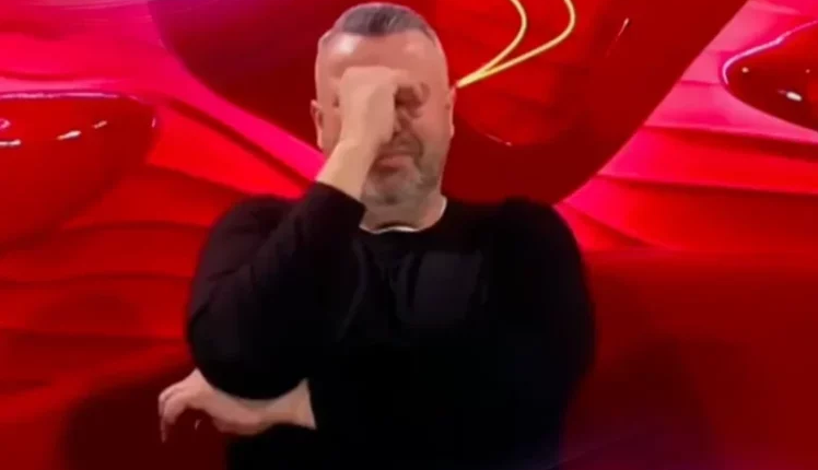 Dukej si i fortë, por Rogerti shpërthen në lot në dhomën e rrëfimit dhe bënë deklaratën e papritur